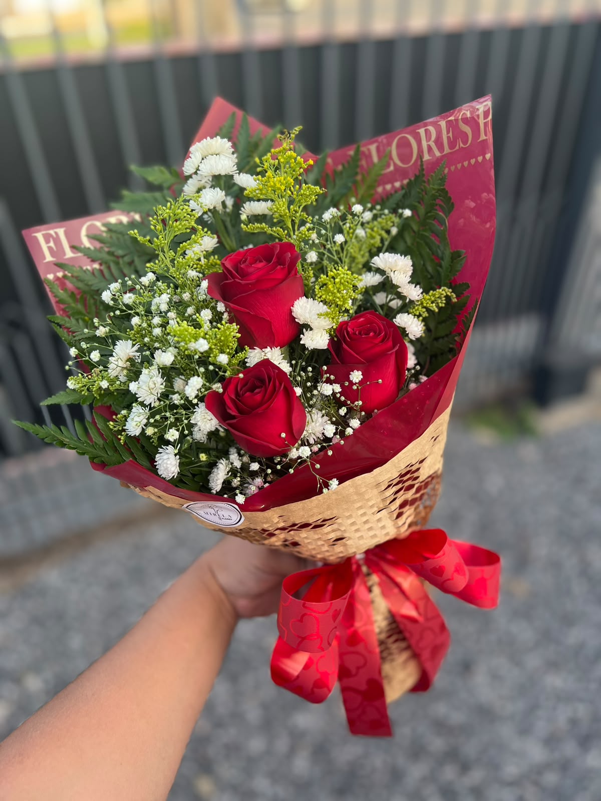 Ramalhete de rosas — Mirela Flores